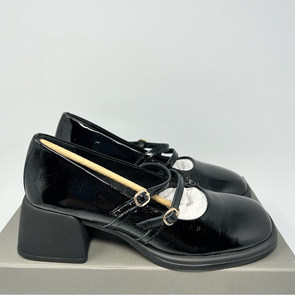 Vagabond Ansie Mary Jane Pumps
Size 7 - Picture 4 of 9